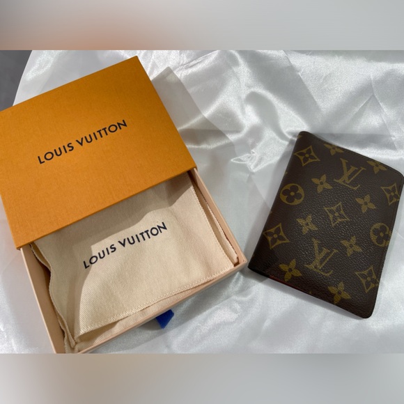 AUTHENTIC VINTAGE LOUIS VUITTON Monogram bifold wallet with box and dust cover🔥
